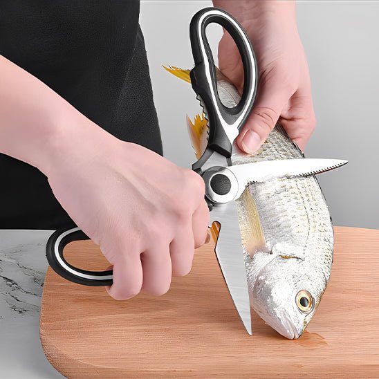 Ciseaux cuisine écaille poisson