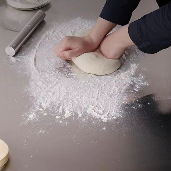 planche à découper inox pétrir